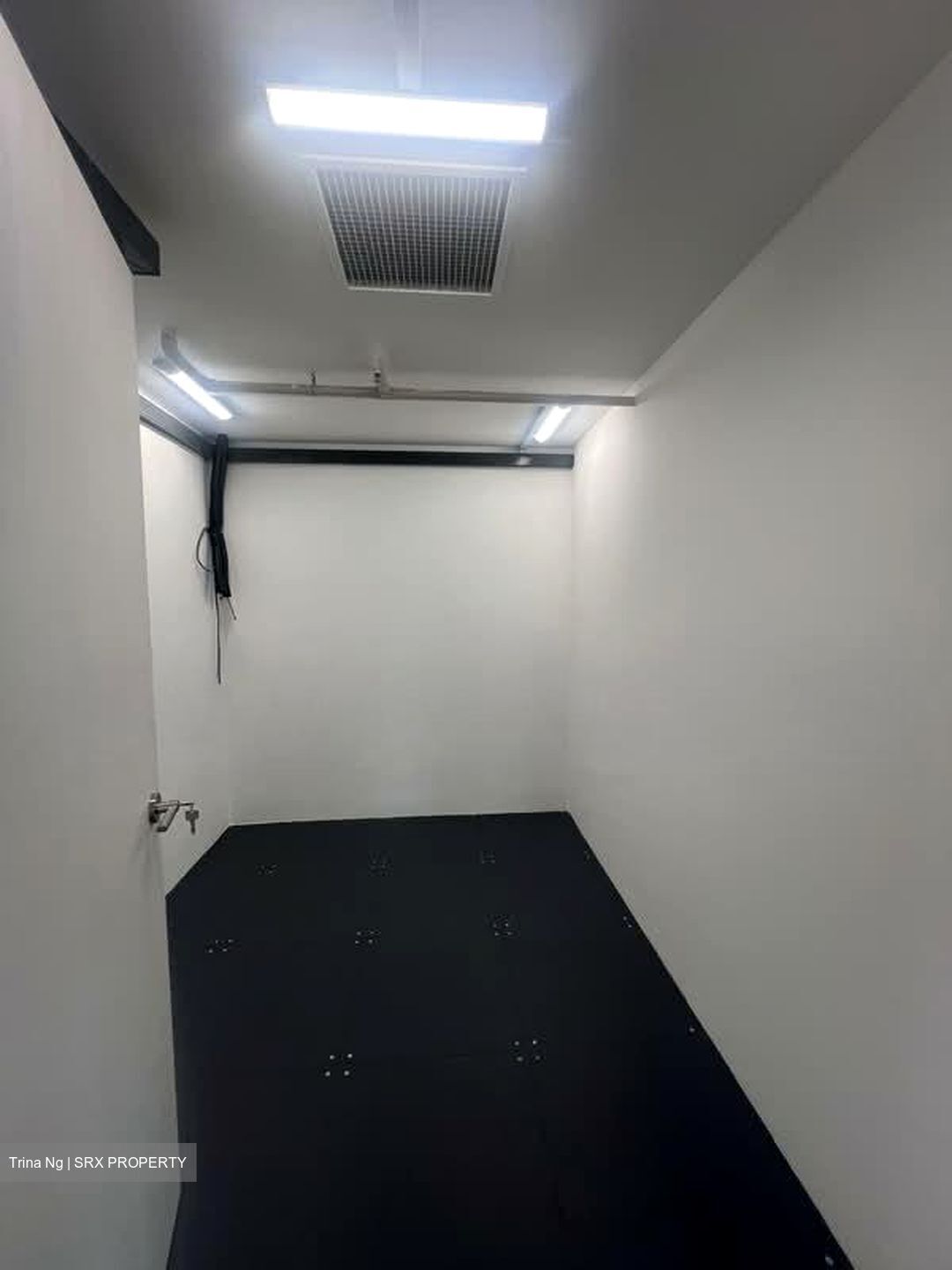 Hub Synergy Point (D2), Office #626965471